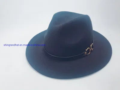 Sombrero de fieltro de lana Rws con banda de adorno metálico de cuero